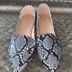 Old Navy snakeskin loafers New without Tag (NEVER WORN)